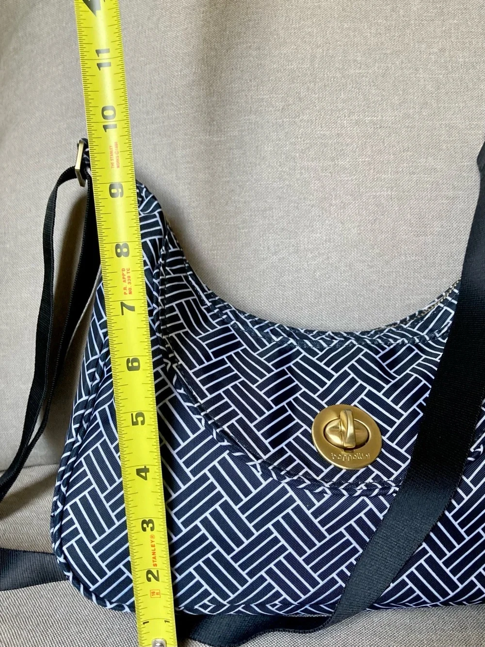 Baggallini Navy Geometric Print Crossbody Shoulder Bag Lightweight Travel Purse